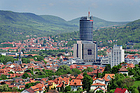 Panorama Jena mit JenTower im Mittelpunkt. 